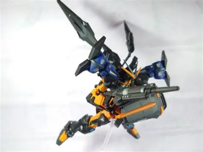 追加装備その2バックパックにフライトユニットのパーツを付けてるからアストレイらしさになってればいいなーと