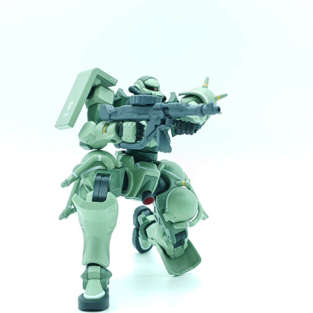 忙しく手を付けれなかったですが、やっと完成。製作途中で足首パーツがねじ切れたりとアクシデントがありましたが形になりました。