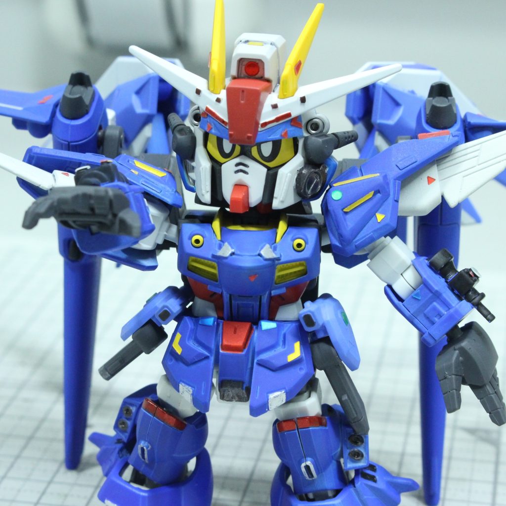 ガンセイヴァーZにならい、基本はブルーの成形色にしました。「コマンドっぽさ」を出すのに試行錯誤しましたが、初のサークル合わせ作品ということで思い出深い作品です。