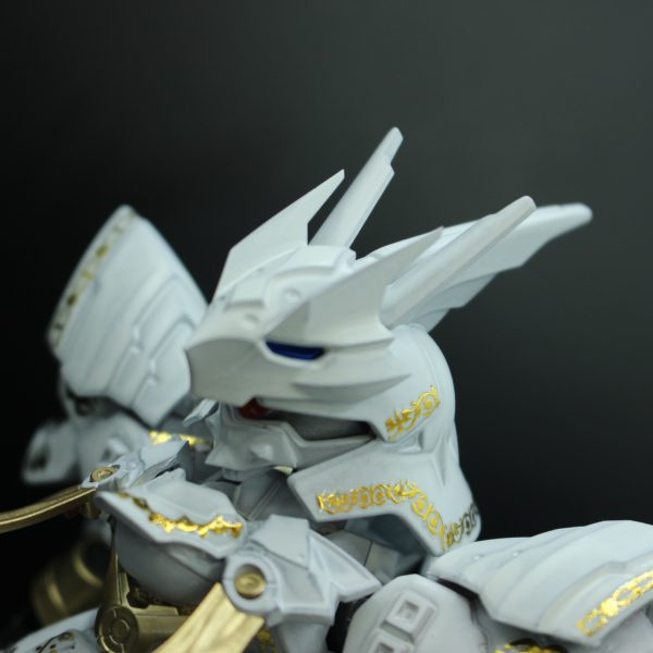 白金騎士サザビー（プラチナイトサザビー）