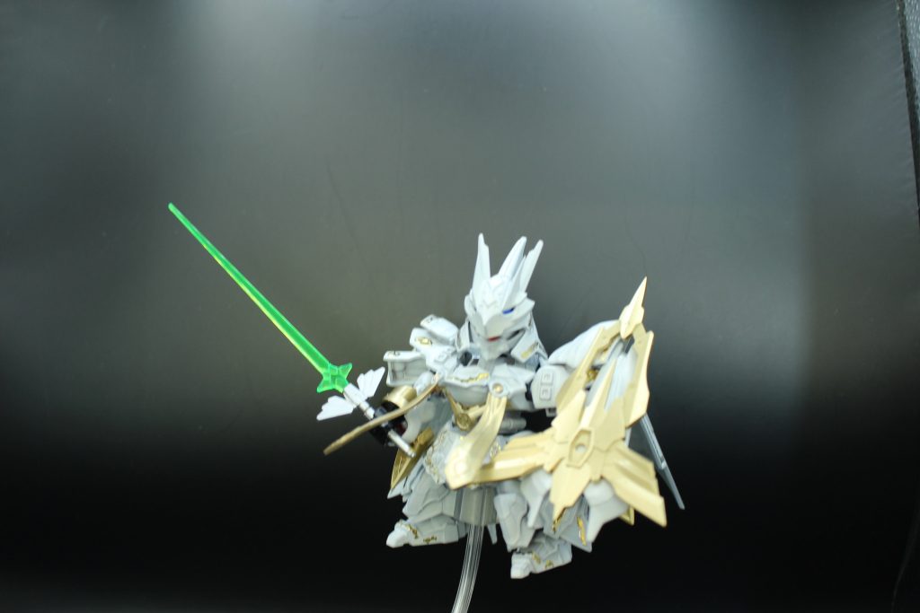 魔力のこめ方で形を自在に変えられます。