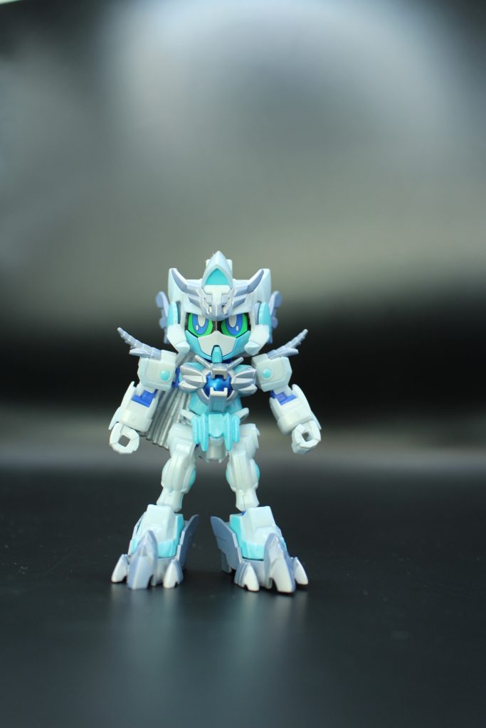 雪原の姫竜ヴェロキランダーエルピサード王国の北の雪原に住む原住民族のリーダー。ガンドランド大陸から太古の昔に移住してきた一族で、古き姿を色濃く残している。若い姿に見え、一族の中では若手のため姫と呼ばれるが、実際は100歳を越えており、通常のMS族よりも長命な種族であることが分かる。