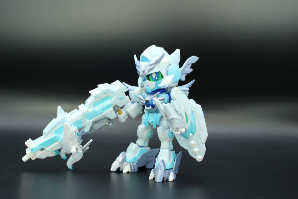 装備は大型キャノンとシールド