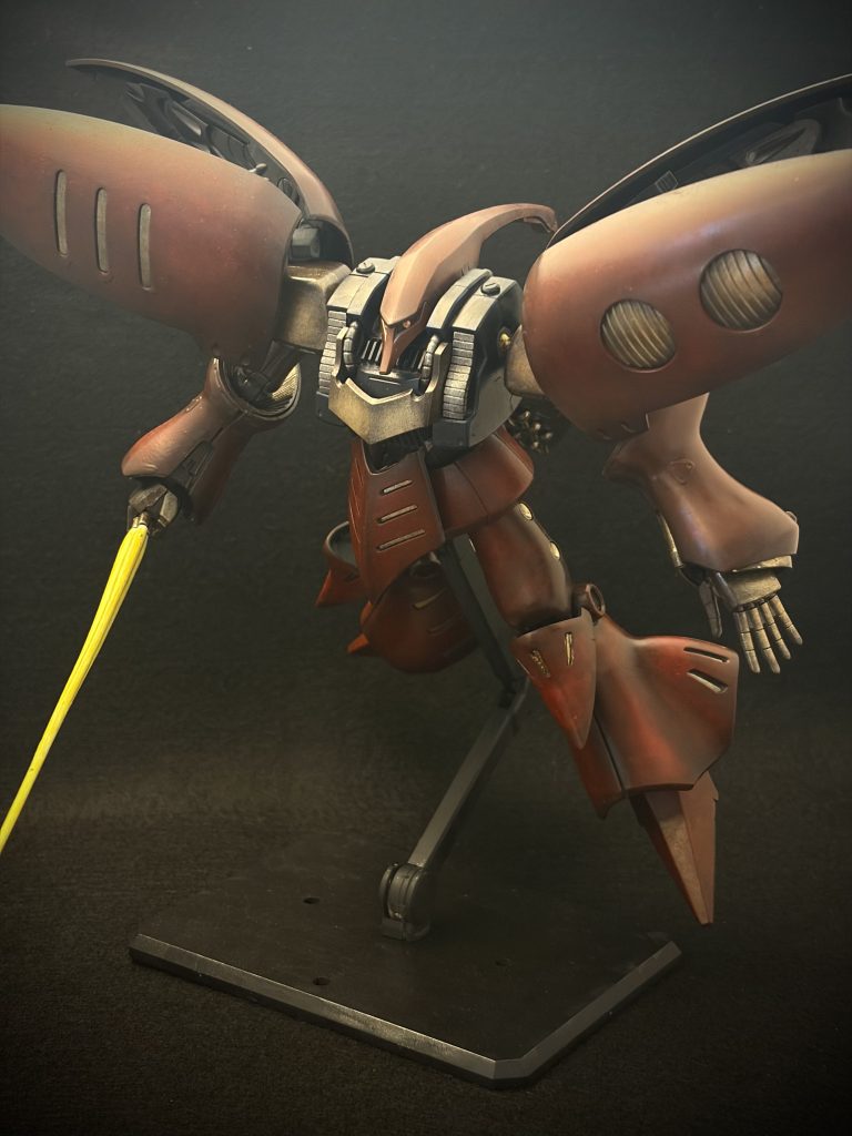 キュベレイMk-Ⅱ プルツー専用機 〜曲面主体のキットに陰影をつけて–4枚目/制作者：とうと＠はじめてのスポンジ塗装