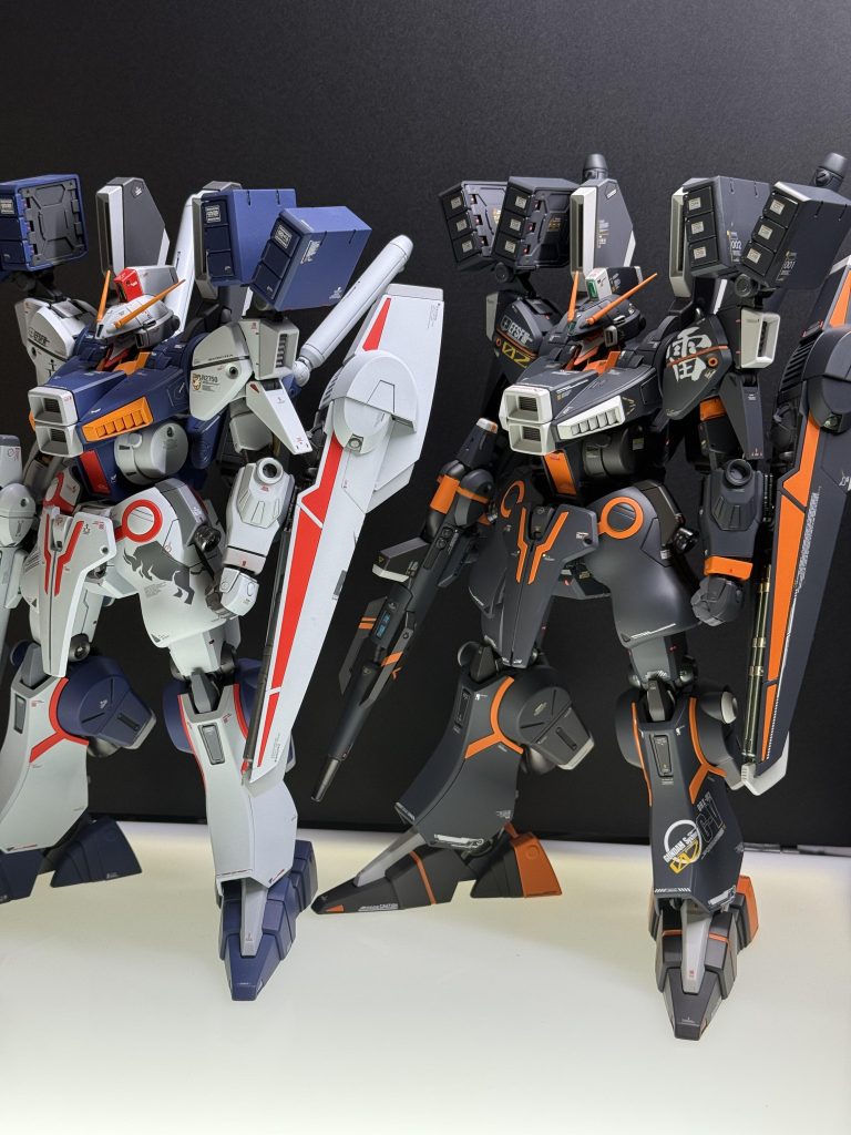 以前作ったガンダムカラーのMk-Vとのツーショット