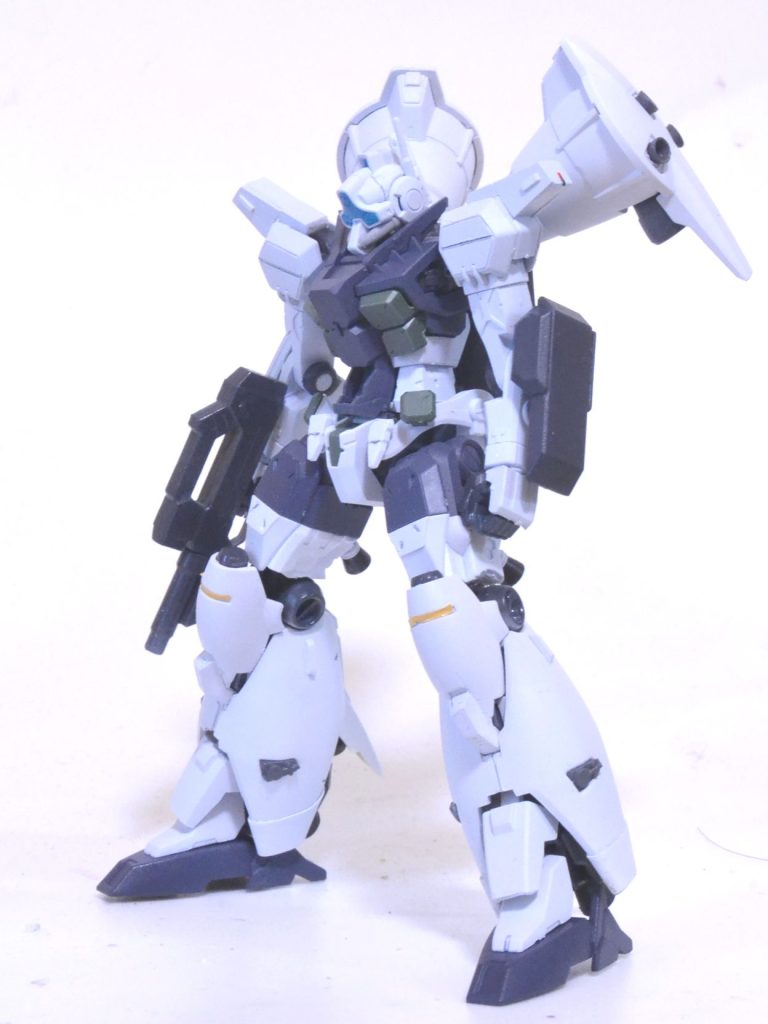 肩はジムカスぽい形状にしました。