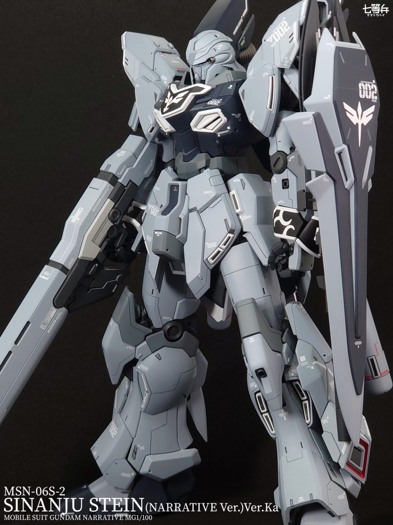 このサイズのMGを作るのは初めてだったので、大きさに苦労しました…工作は、お腹と上腕を2ミリくらい延長したのと、肘がまっすぐにならないのが気に入らなかったので、フレームを削って伸ばせるようにしました。あとは少しのプラ板とスジボリです。塗装とデカールはほぼ設定通りで、少しだけ好みで追加をしています。最後にいつもの半艶を使ったんですが、あまり上手くいかずに艶消しぽくなってしまったのが一番の反省点。。