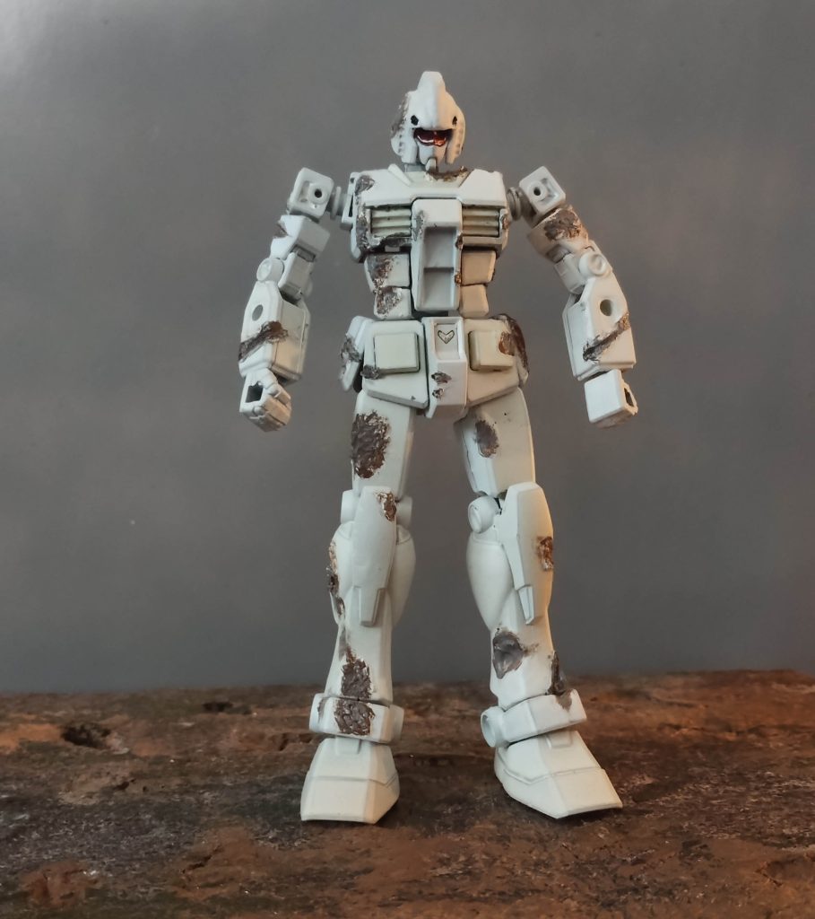 吸血外星人に鹵獲され呪われてしまったガンダム、という空想でそれっぽくつくりました。前作でこのシリーズは終了の予定でしたが年末のびっくり案件の記念に製作しました。