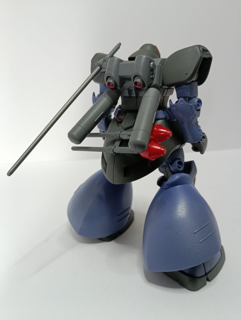 色は自分で配色した青紫？をメインに、グレイグリーンとグレイバイオレットを新たに塗りなおしました。