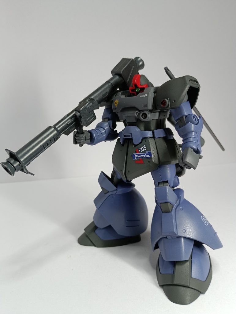 武装はザクバズーカとか試してみたのですが、やっぱりこいつが一番似合ってました。