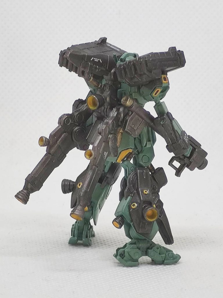 確かにスラスターが多くて脚は速そう。