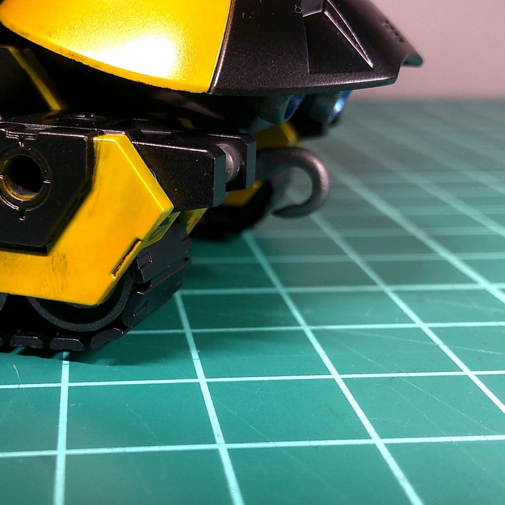 車体後部には牽引用のフック。