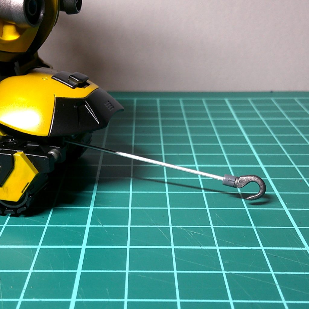 ワイヤーで引き出して使用します。このワイヤーもアルミ線。