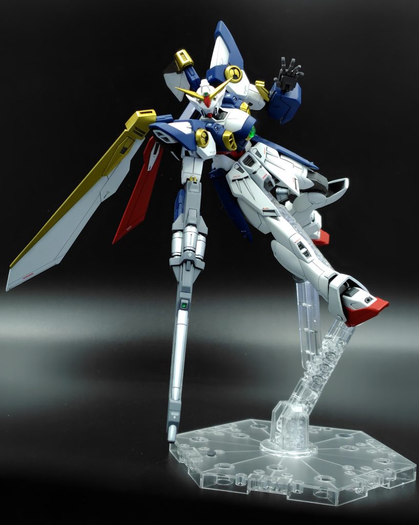 EGとはいえなかなか侮れない可動範囲です。JUST COMMUNICATIONのジャケ絵撃ちなんかも余裕！