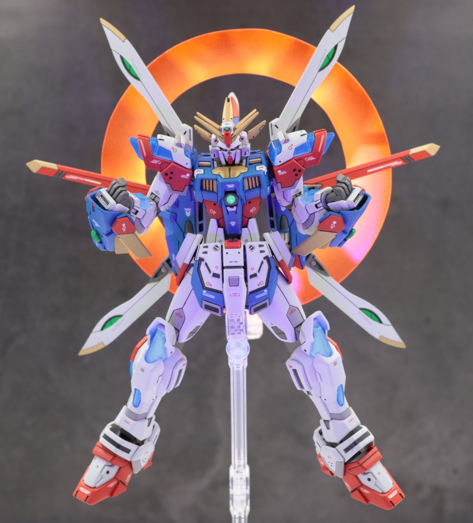 「フレアモード」背面ジェネレーターを展開し、リミッターを解放。日輪は透明プラ板で製作し、ジョイントを通して本体と接続してます。