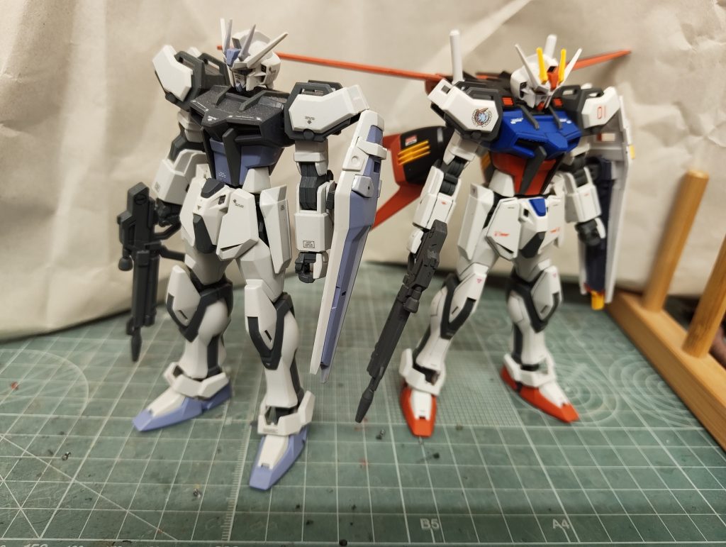 エントリーグレードのディアクティブモードとツーショット。