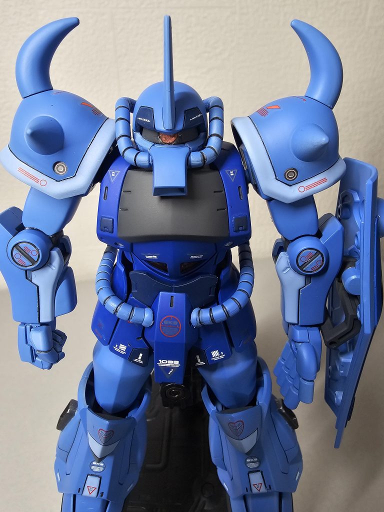 ショルダーアーマーのスジボリとメタルパーツ頑張ってみました。