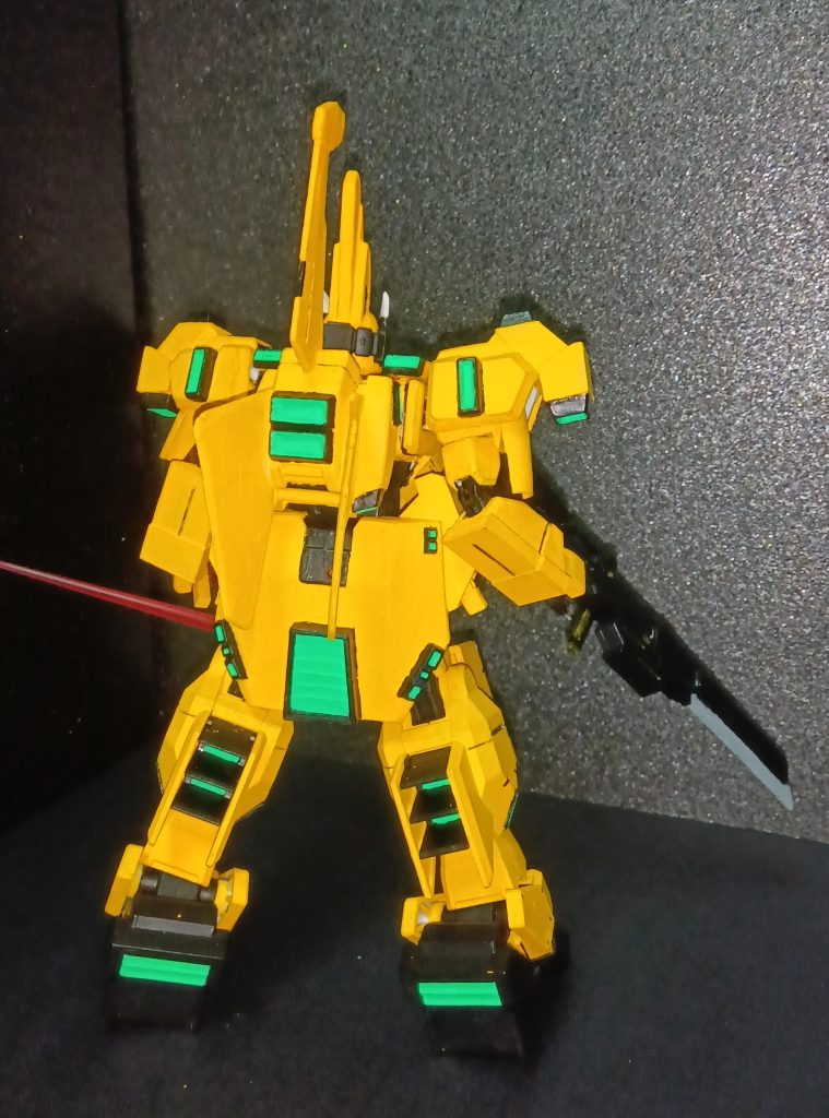 なるべくTHE-Oのシルエットを真似しつつ連邦っぽさでリスペクト、バックパックは可動式ブースターポッドを大型化して採用。