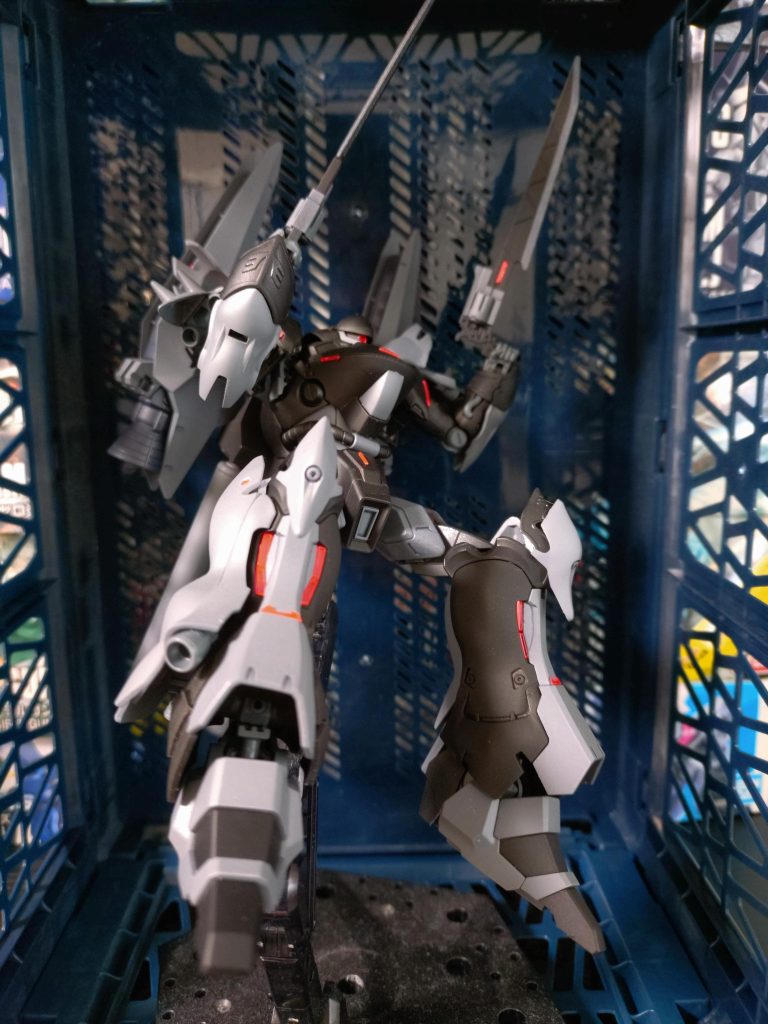 全体シルエットは、某ニンジャがニンジャをスレイする作品の893な天狗からインスパイア