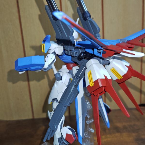 以前作ったストライカー装備のガンダムエアリアルの強化策の仮組みが完成♪写真のような感じで武装を取り付けて、カラーを考えて完成させよう♪（2枚目）