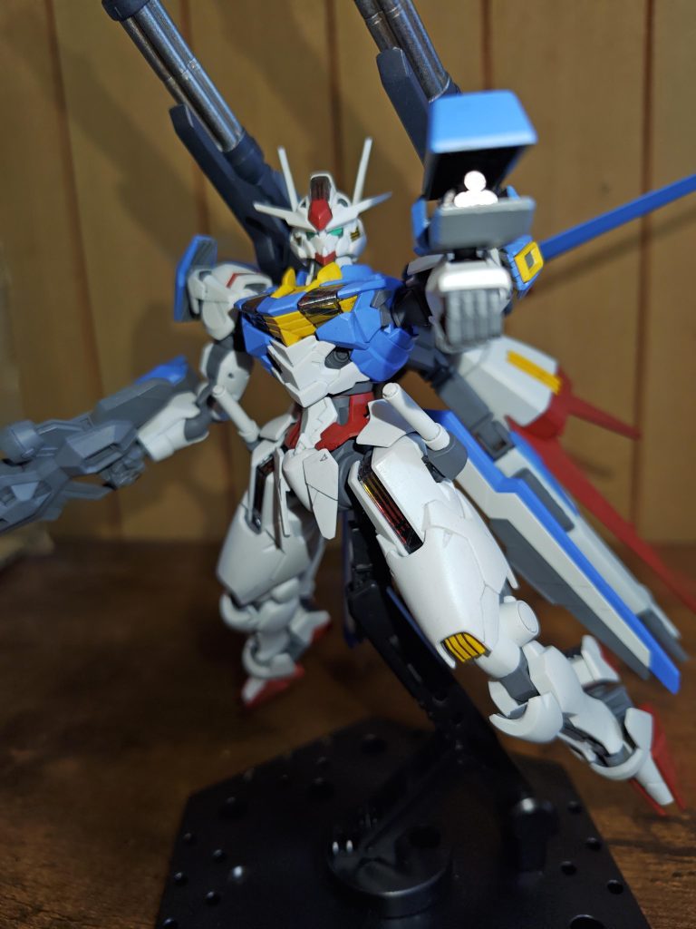 腕部ガトリングで攻撃。ガトリングガン全般が好きなのでかなりお気に入りの感じに出来上がった♪