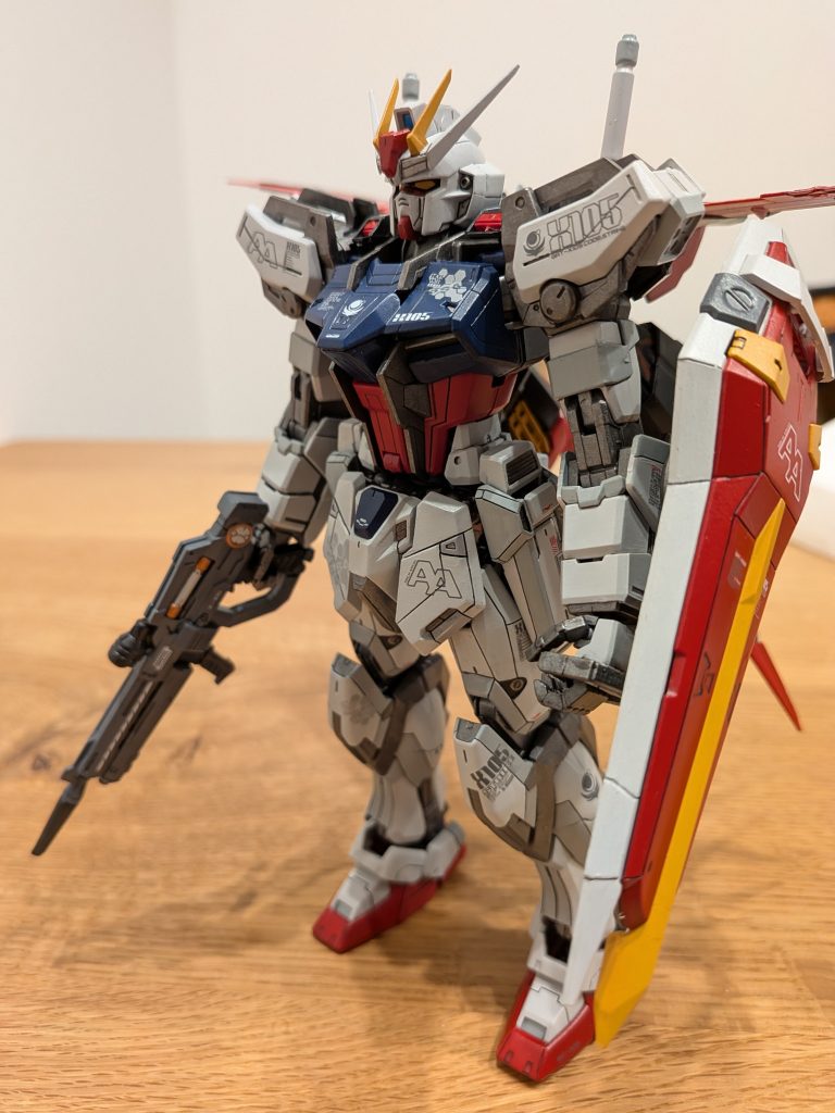 色々な方の作例を見ながら、スジボリにも初挑戦しました。手探りでやったため、何も考えずに彫っていたのですが、とても楽しかったです! 次はもう少し設定を考えながら、やってみたいと思います。