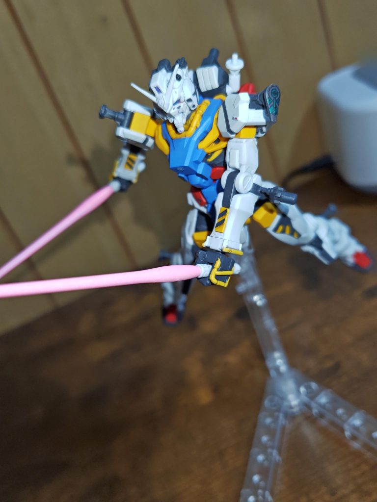 01を切った時風。ビームサーベルを持たしても楽しいキットだな♪