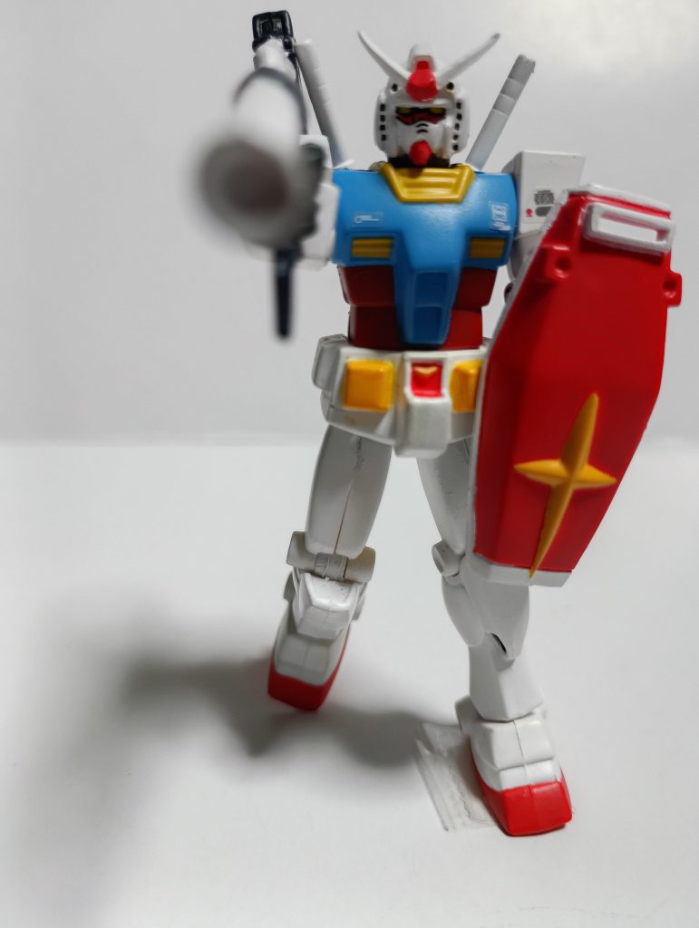 似たようなポーズばかりになってしまいますね笑