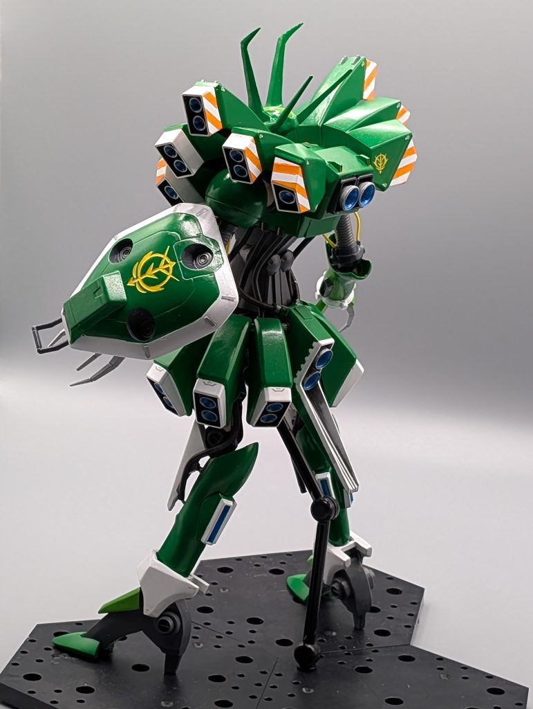 完成したら自立できなくなってました…