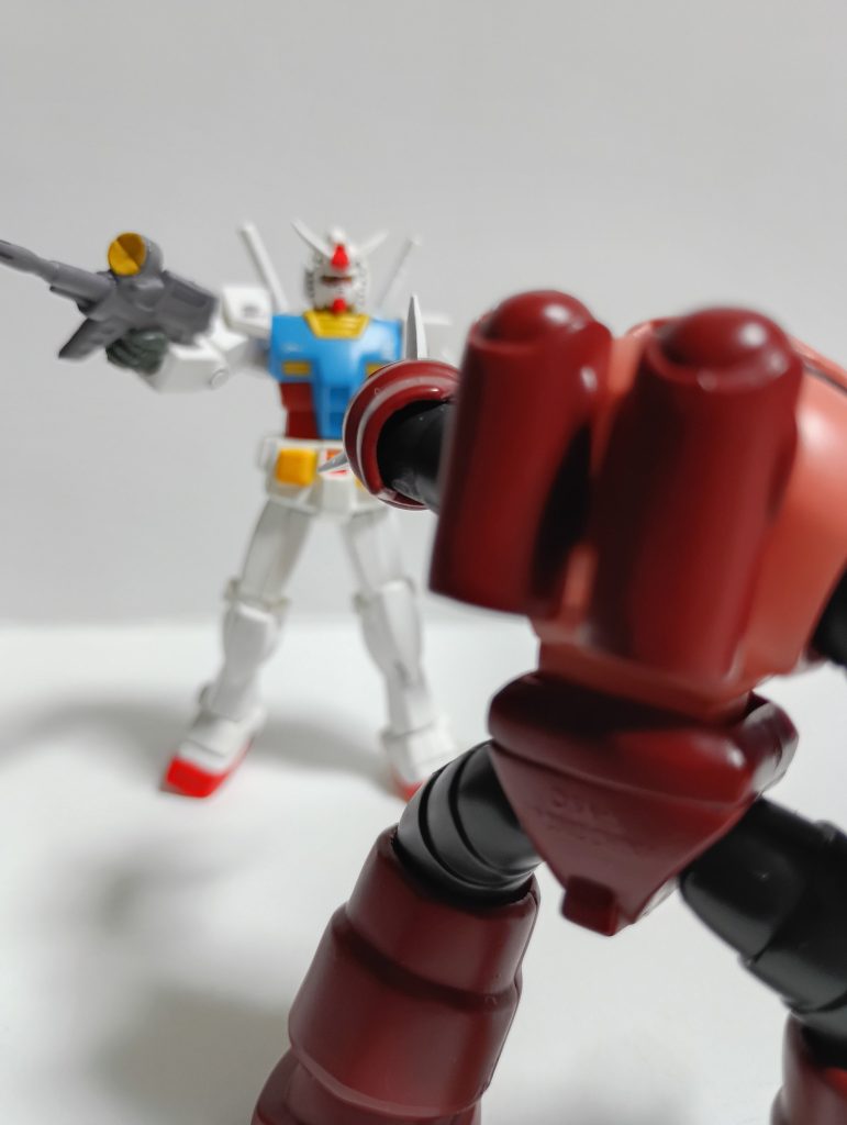ガンダムに勝負を仕掛ける!