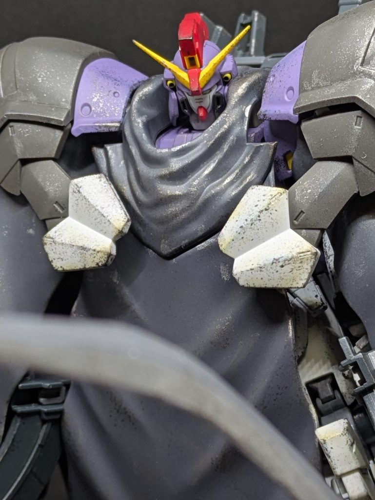 軽装と重装の両面を出せるとても良いモビルスーツですね、作っていてとても楽しかったです。お目汚し失礼しました。