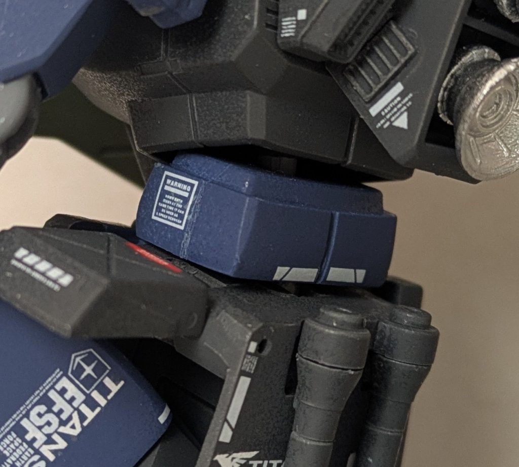 腰の部分も前屈できるように加工。自分の中では満足してます(gandam-hand2)