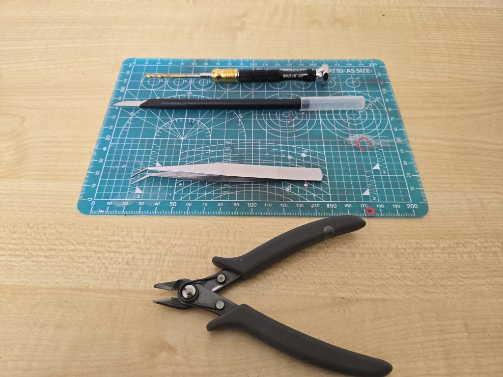 まずはメイン工具から。いずれも1500～2000円程度の量産型です。&nbsp;