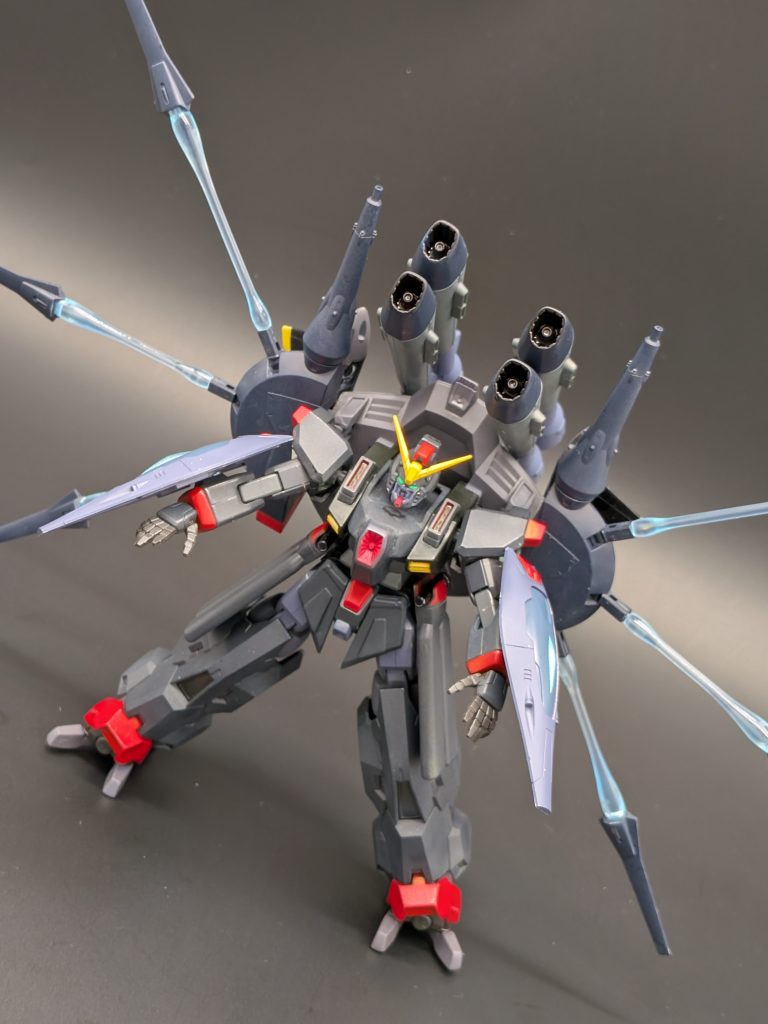 MS形態。デストロイの弱点であった、接近戦に対応するため、ビームサーベルを所持してます。腕飛ばせない代わりに、ドラグーンを飛ばすことにしときました。ご覧いただき、ありがとうございました。