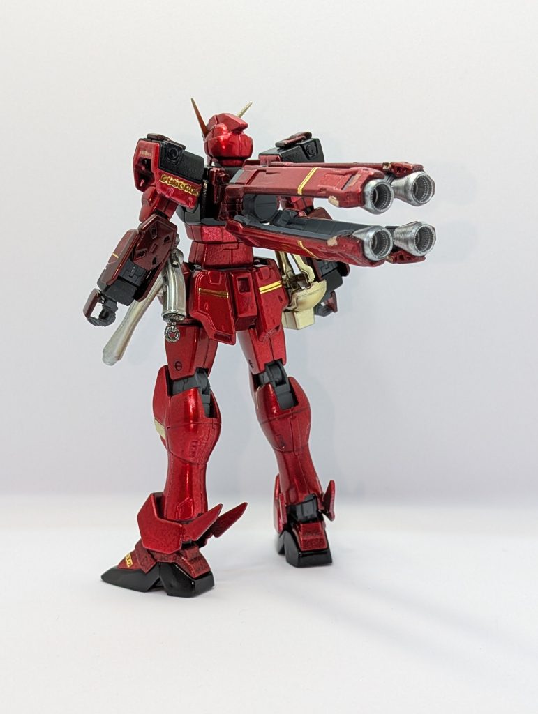 スラスター集中ポーズ大好きです(gundam-kao3)触ってる内にやはり愛着が湧いてきました。ベラ・ロナスペシャルと同じようにしたくて、100均のネイルシール貼り付けたり、マーキングはロボデカールのゴールドで統一したり。X-0が本当はX3でベラ・ロナ機の予定だったということでビギナ・ギナのように銀色だったんでしょうが、ここは派手にベラ・ロナスペシャルに準じた色にしました😊X4じゃなくXCにしたのは、海賊らしく呼ぶとX1(キンケドゥ).X2(ザビーネ).X3(トビア)をそれぞれ1の子分、2の子分、3の子分と呼んだとしたらベラ・ロナは船長(Captain)なので、XCという事にしました。