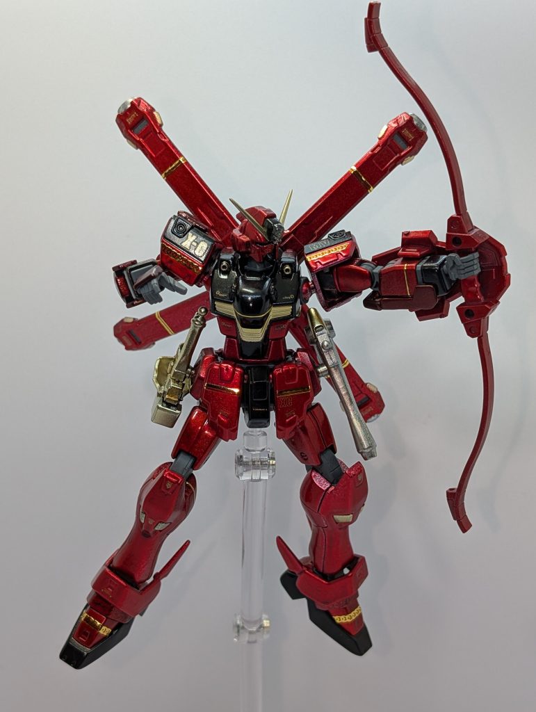 意外と似合っているのでは?と思っています😊キットにはビームエフェクトの弦と矢が付くのですが、構えられませんで、ここは!!