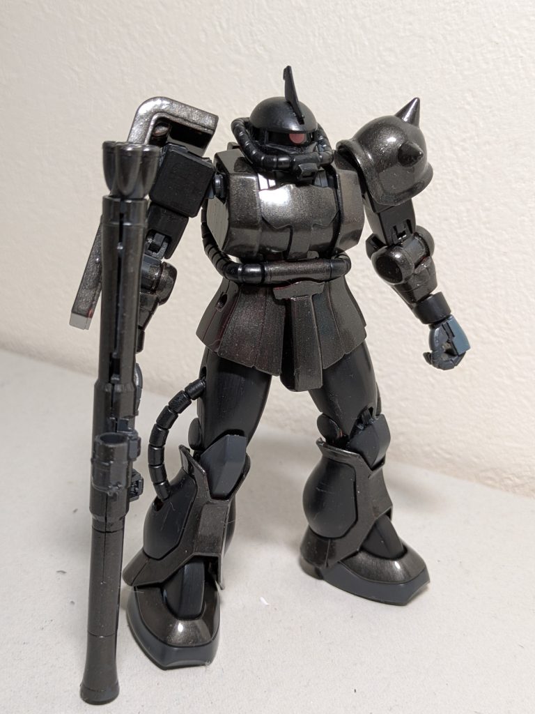 過去作ギャンと一緒にリサイクルショップで購入したシャアザクです。量産型を作りたいのでアンテナを外し、塗装を落とす事から始めました。(zaku-kao5)