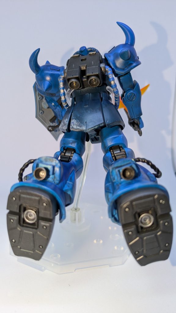 足底部にもバーニアを追加。多分仮組みしていた自分はこうしたかったはず(笑)