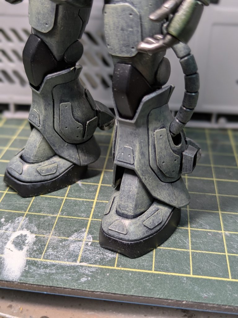 こんなもんかなぁ…下地を残すように塗るようなのですが、どのくらい残したものか…(zaku-kao1)おそらく、「下地を残す」ではなく「下地を活かす」と言うのが「清水式」なんでしょうね。もう少し色を重ねてみようかな…(zaku-kao8)