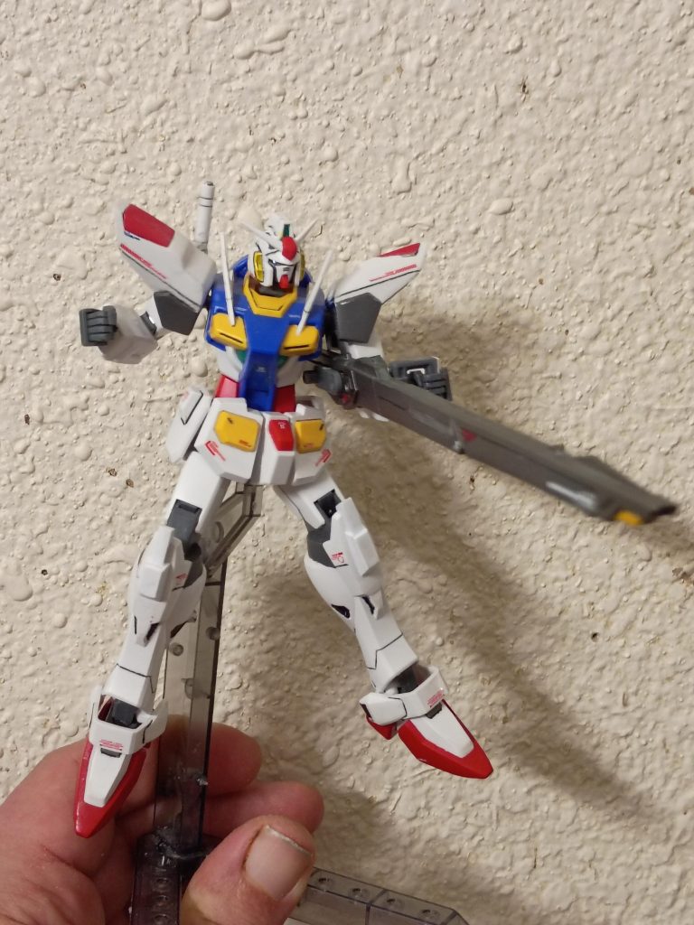 さらに火力を強化するため、HGCEデスティニーの長距離ビームキャノンと、使用しない時に背中に装着するための予備の30MMコネクターを使用しました。