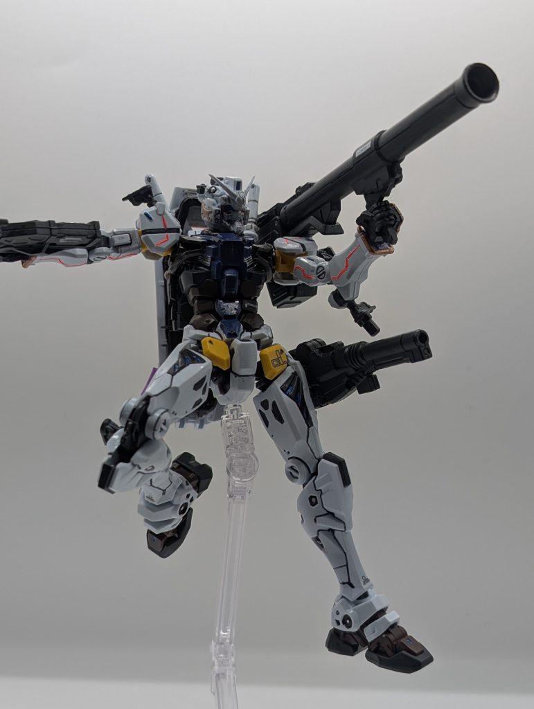 ハイパーバズーカは持ち手を差し込みで、できるように小改造しました。