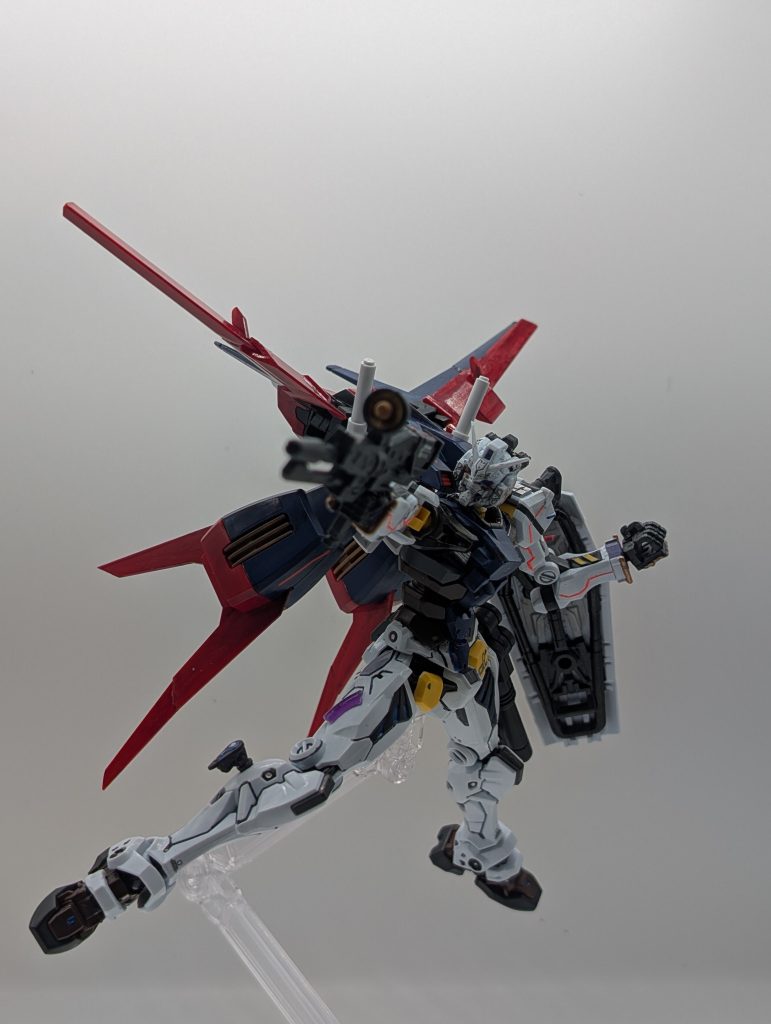 エールストライカーを装備翼はそのままだと大きく感じたので短縮しました。