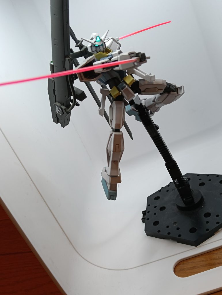 ビームサーベル大小二つでポージング