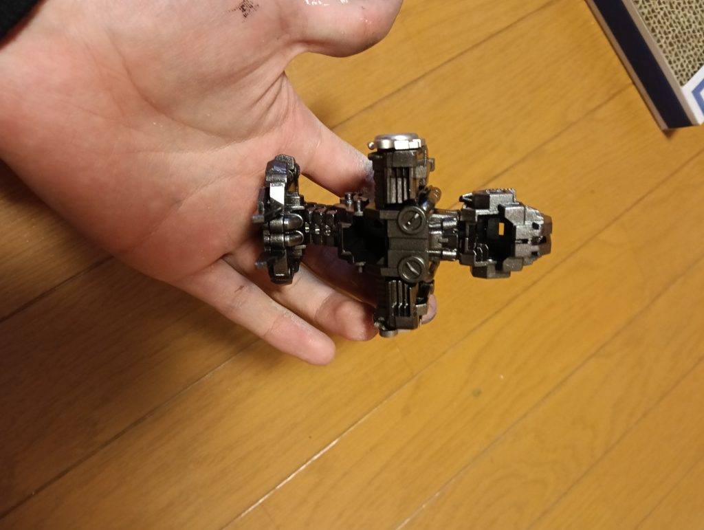 背面はこんな感じです。シンプルに二色で仕上げました。シリンダー付け忘れてます...