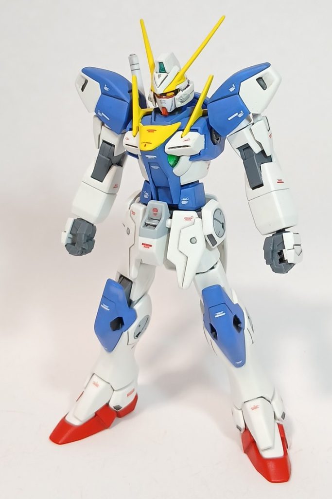 本体はV2とOガンダムのミキシング、頭部のみウィンダムのヘルメットにガンダムの顔を差し込んだものを使用しています。