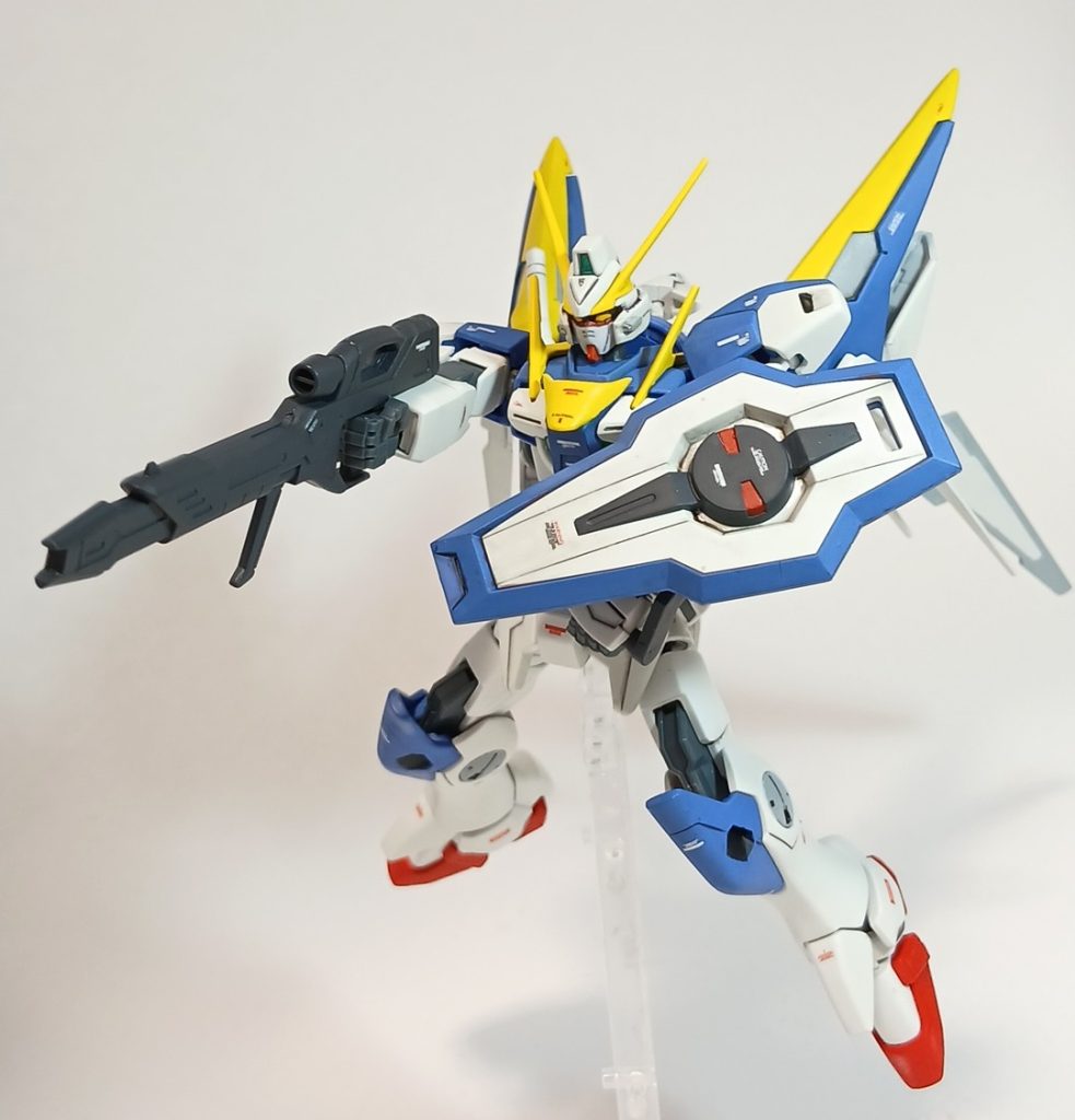 メインウェポンはビームライフルですが、Oガンダムのビームサーベルと2本のGN ブレイドも背負っているので近接装備も充実。