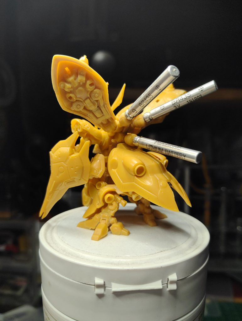 プロペラントタンクは釣りで電気浮きに使うリチウム電池をそのまま使用しました。