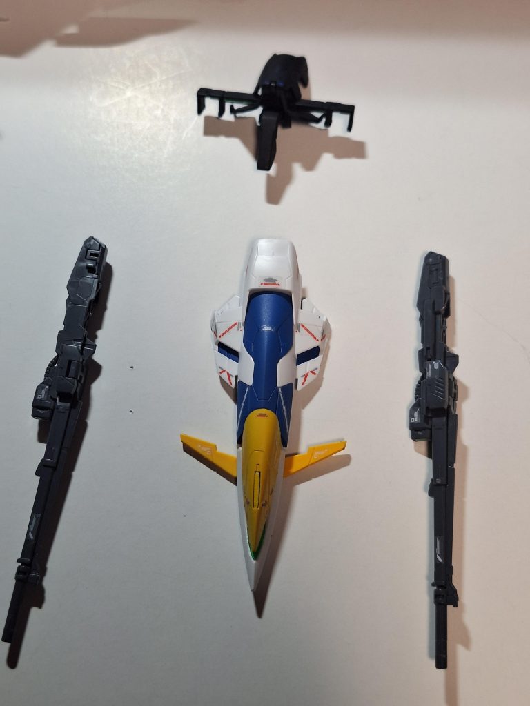 因み先端部分は、メテオホッパーの機首部分を斜めにカットし、RGウイングガンダムEW のシールドとつなぎ　羽根の部分は、エアリアル改修型より拝借してさらにセンサー部分は、クリアーパーツを仕込んでみました。