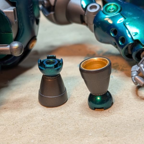 メルカリでジャンクを購入し(写真じゃわからないところがかなり酷くてまいった)、改修と塗装をしていたのですが、このパーツがドコのものなのかがわからなくなってしまいました(TдT)Googleで何度画像検索してもミニ四駆が出てきちゃって「ちがうのよ〜！」とまったくわかりません。どなたかわかる方いらっしゃいましたら教えてください。(⁠╥⁠﹏⁠╥⁠)宜しくお願いします。＞情報いただき判明しました！有り難う御座います。完成させたら投稿しますので宜しくお願い致します😊（2枚目）