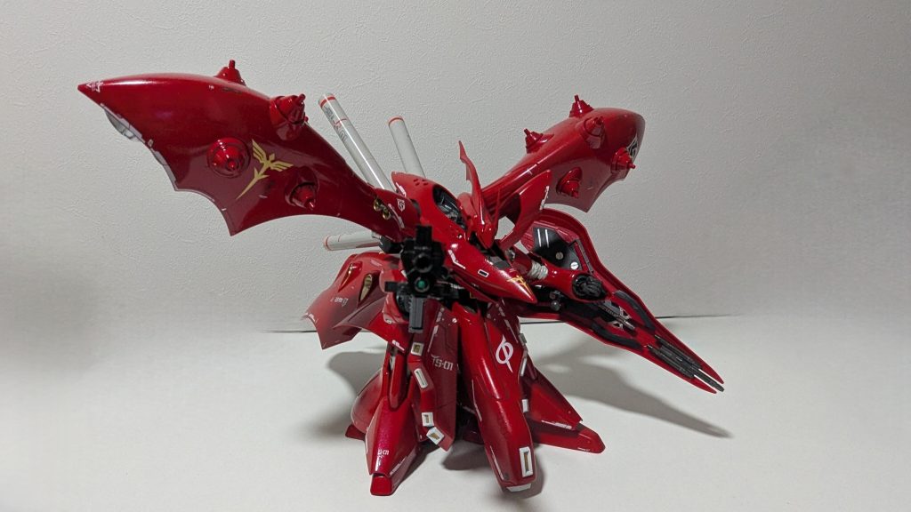 皆さんのデカールの貼り方や塗り方を参考に仕上げていきました。